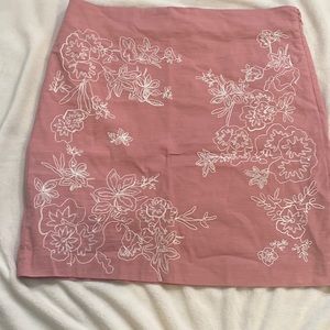 Embroidered pencil skirt